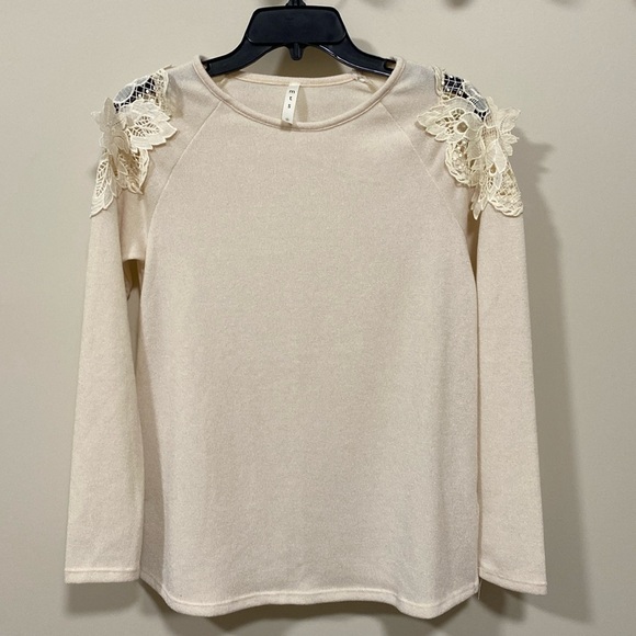mts Tops - Mts long sleeve sweater small cream